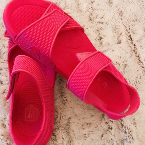 GAP Shoes - SOLD 🚫NWOT UNIQUE GAP PINK SANDALS! NEVER WORN!